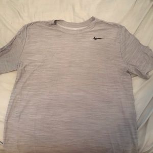 Men’s nike t-shirt